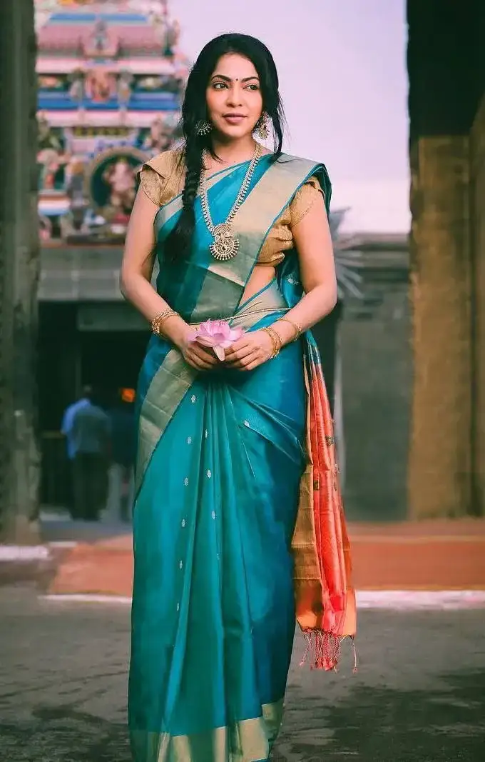 TAMIL TV ANCHOR RAMYA SUBRAMANIAN IN GREEN SAREE 1